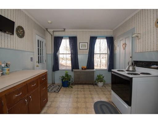 56 Charlton St, Oxford, MA 01540