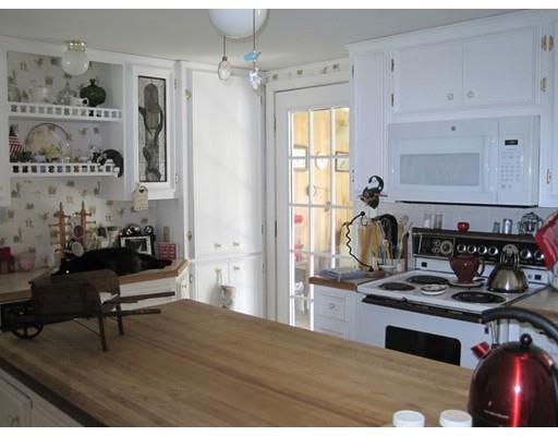 4 Woodland Dr, Oxford, MA 01540