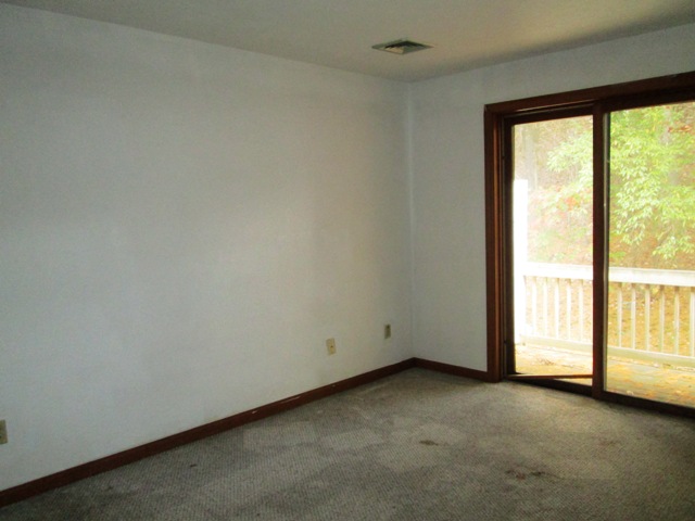 26 Toria Heights RoOxford, MA, 01540Worcester County