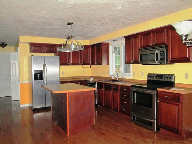 127 Prince RdSouthbridge, MA, 01550Worcester County