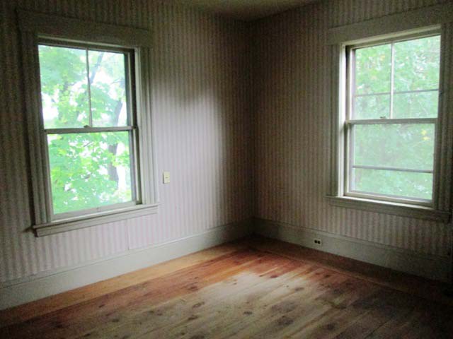 172 Chapin StSouthbridge, MA, 01550Worcester County