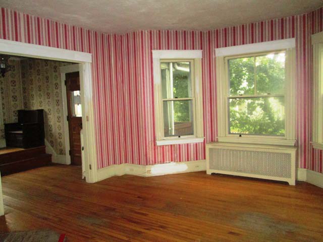 172 Chapin StSouthbridge, MA, 01550Worcester County
