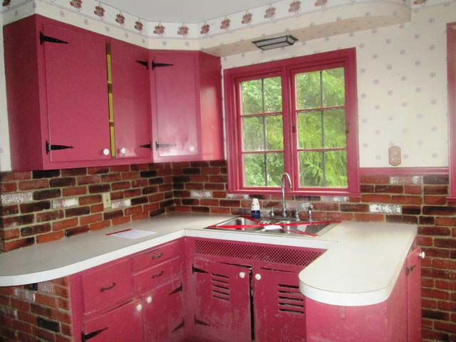 172 Chapin StSouthbridge, MA, 01550Worcester County