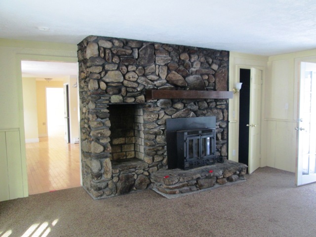 65 Elmdale StreetUxbridge, MA, 01569Worcester County