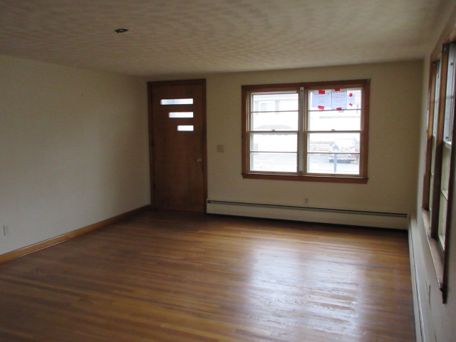 17 Vecchia StWebster, MA, 01570Worcester County