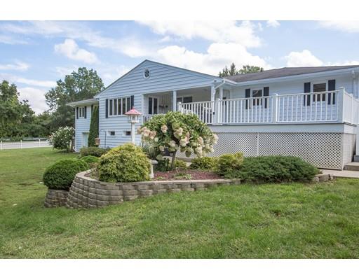 14 Lake Pkwy, Webster, MA 01570