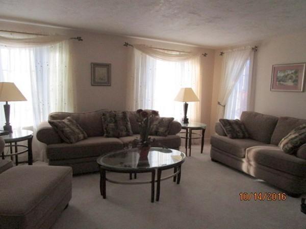 10Abbey Rd, Webster, MA 01570