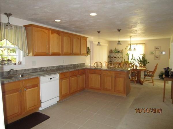 10Abbey Rd, Webster, MA 01570