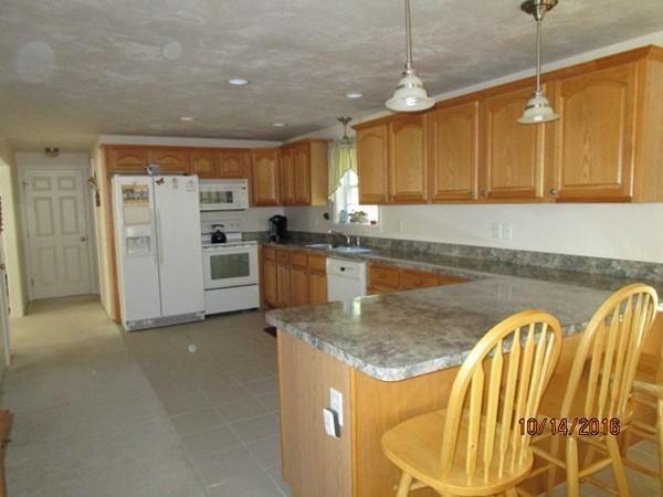 10Abbey Rd, Webster, MA 01570