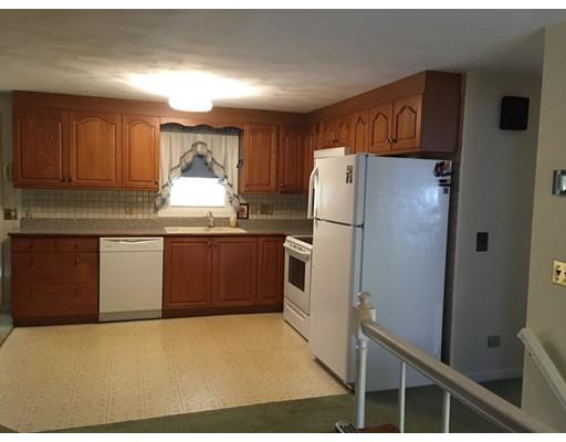 11 Elizabeth Street, Dudley, MA 01571