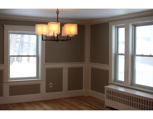 77 Amherst St, Worcester, MA 01602