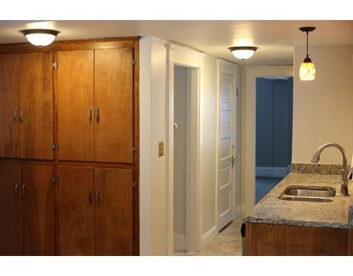 77 Amherst St, Worcester, MA 01602