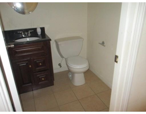 386 Lovell St, Worcester, MA 01602