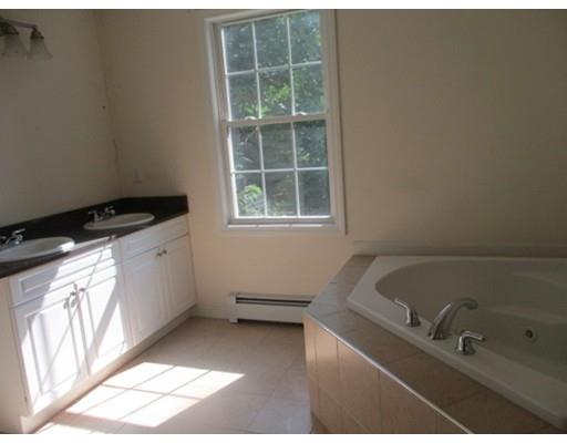 386 Lovell St, Worcester, MA 01602