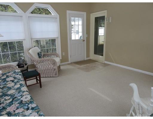 82 Angelo St, Worcester, MA 01604