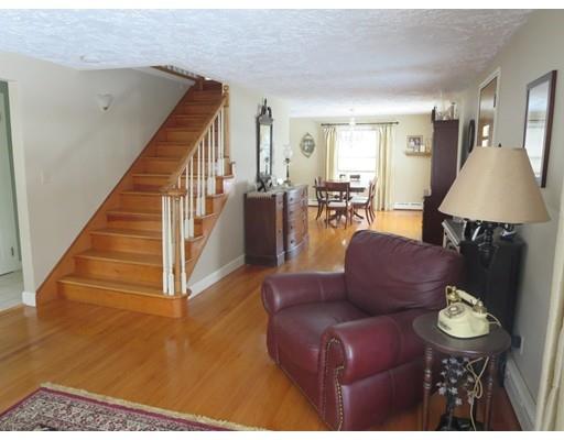 82 Angelo St, Worcester, MA 01604