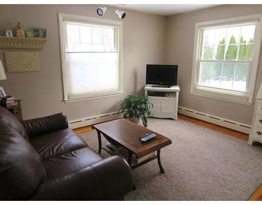 82 Angelo St, Worcester, MA 01604