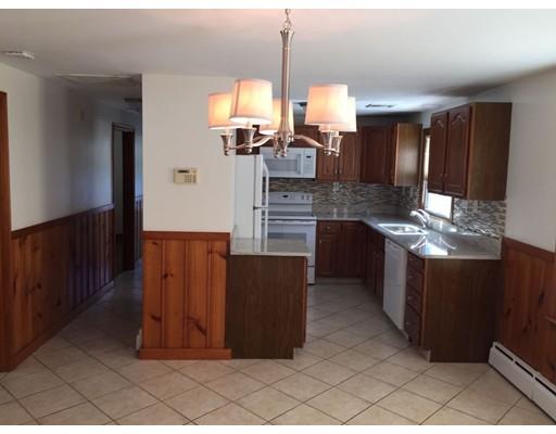 7 Locust Ave, Worcester, MA 01604