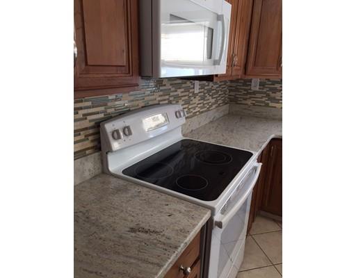 7 Locust Ave, Worcester, MA 01604