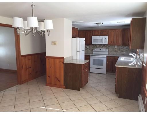 7 Locust Ave, Worcester, MA 01604