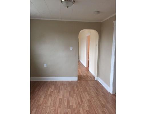 37 Adams St, Worcester, MA 01604