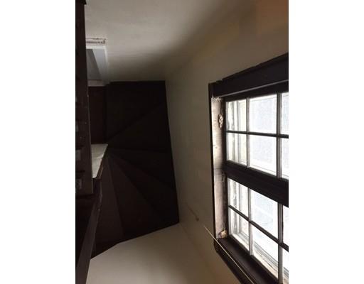 37 Adams St, Worcester, MA 01604
