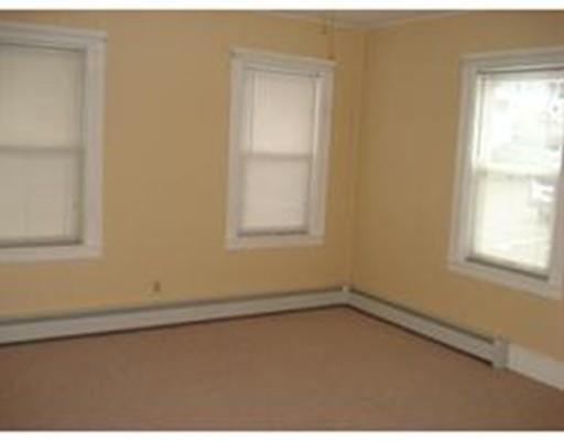 6 Arlington St, Worcester, MA 01604