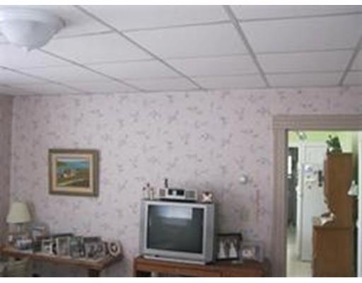 6 Arlington St, Worcester, MA 01604