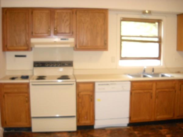 80Wigwam Hill Dr, Worcester, MA 01605