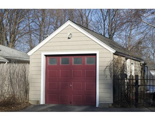 7 Monomoy St, Worcester, MA 01606