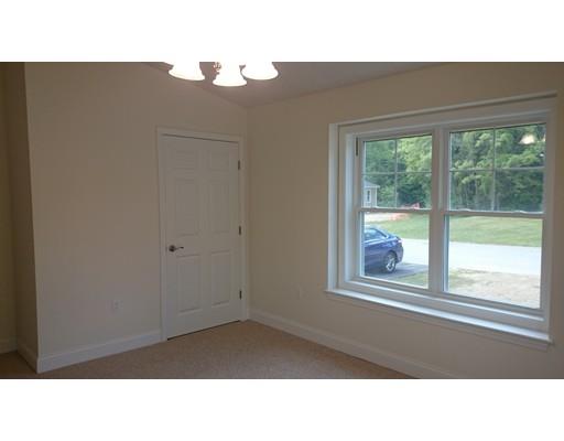 17 Village Road, Paxton, MA 01612