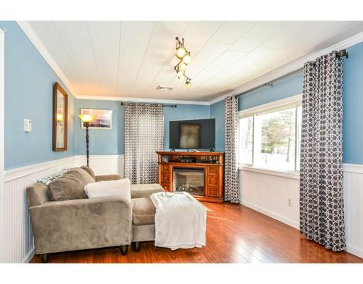 17 Stewart St, Dracut, MA 01826