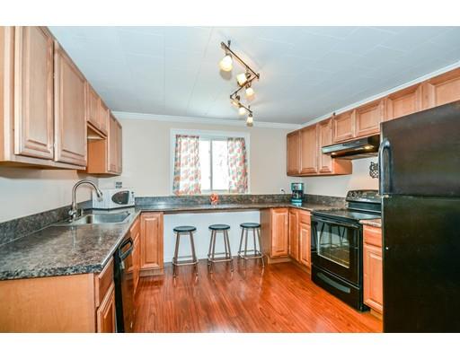 17 Stewart St, Dracut, MA 01826