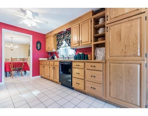 127 Brickett Hill Cir, Haverhill, MA 01830