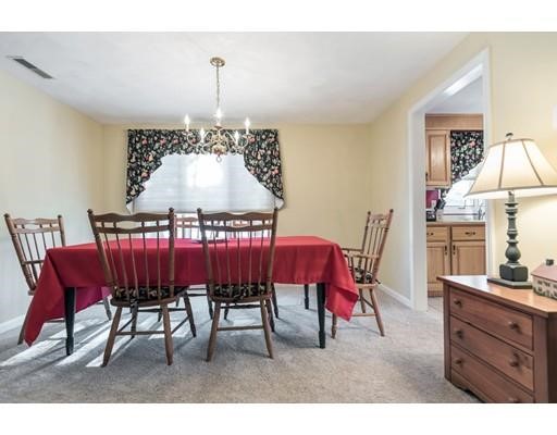 127 Brickett Hill Cir, Haverhill, MA 01830