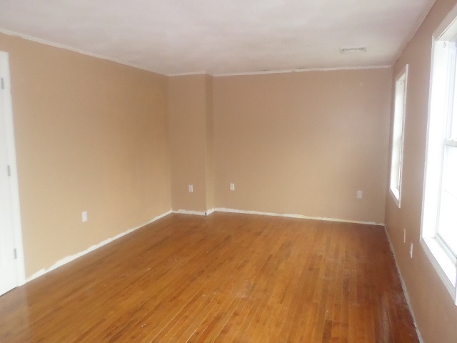 98 Derry RdMethuen, MA, 01844Essex County