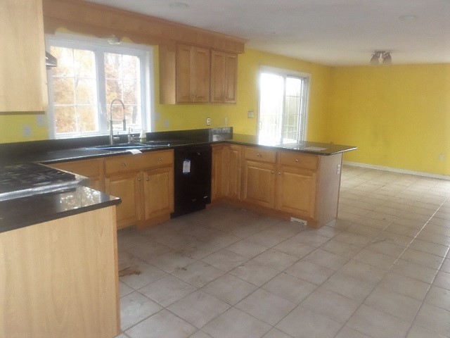 98 Derry RdMethuen, MA, 01844Essex County