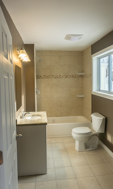 16 Carolyn St, Lowell, MA 01850