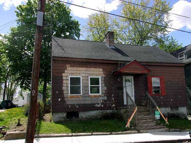 113 Lilley AveLowell, MA, 01850Middlesex County