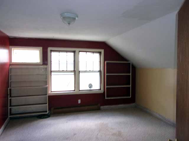 113 Lilley AveLowell, MA, 01850Middlesex County