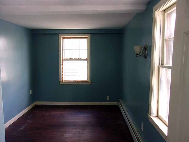 113 Lilley AveLowell, MA, 01850Middlesex County