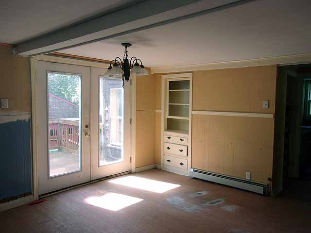 113 Lilley AveLowell, MA, 01850Middlesex County