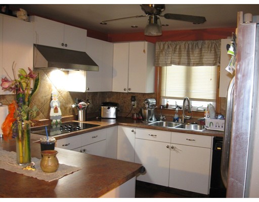 1384 Middlesex St, Lowell, MA 01851