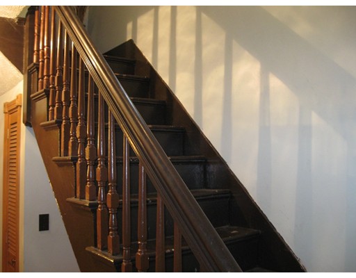 1384 Middlesex St, Lowell, MA 01851