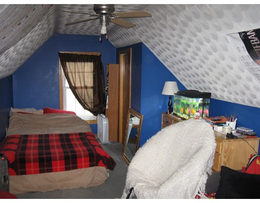1384 Middlesex St, Lowell, MA 01851