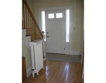 19 Burnside St, Lowell, MA 01851