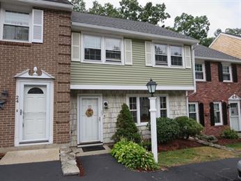 23 Boylston Ln, Lowell, MA 01852