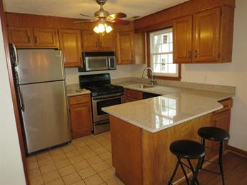 23 Boylston Ln, Lowell, MA 01852