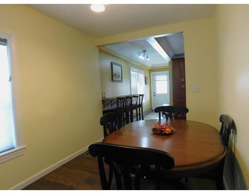 16 Kinsman St, Lowell, MA 01852