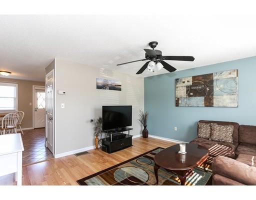 108 Merrimack Meadows Ln, Tewksbury, MA 01876